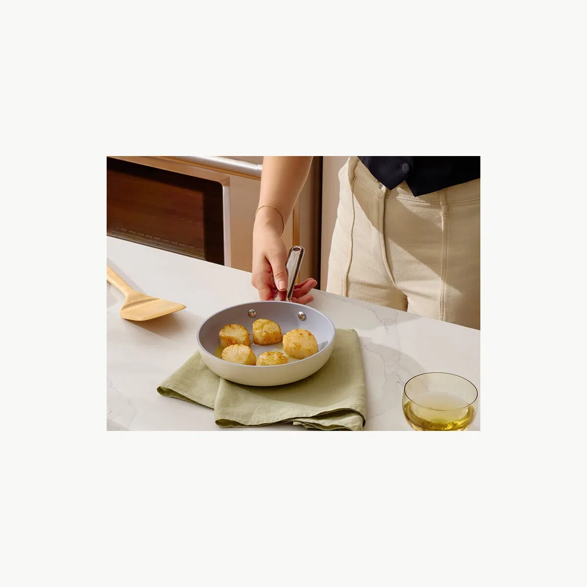 caraway-non-toxic-ceramic-10-5-fry-pan-ptfe-free-oven-safe-550-f image 7