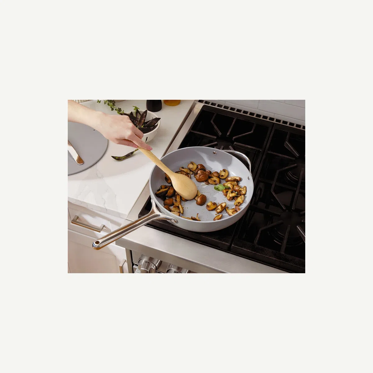 caraway-4-5-quart-saut-pan-with-lid-non-stick-ceramic-non-toxic-coating image 7