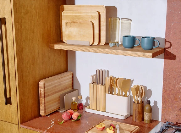 Caraway Medium Cutting Board — Sustainable Maple Wood with Built-In Indents